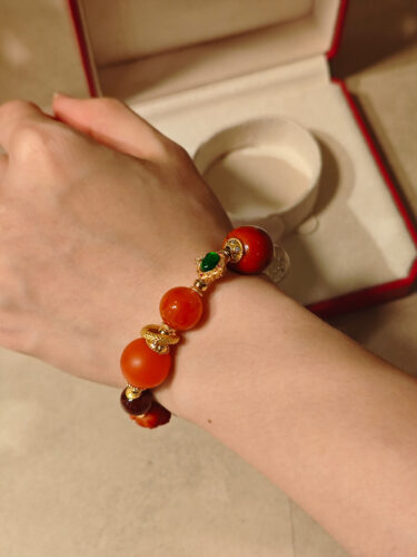 Secret in the Nanhong Bracelet: God of Wealth and Lion Bring You Money photo review